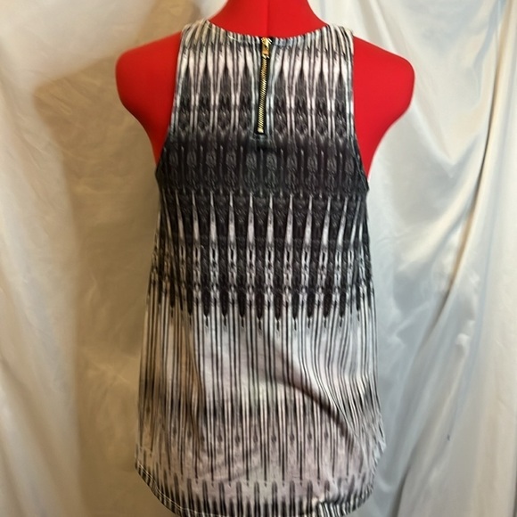 XS74 H&M sleeveless zip up blouse - Picture 5 of 10